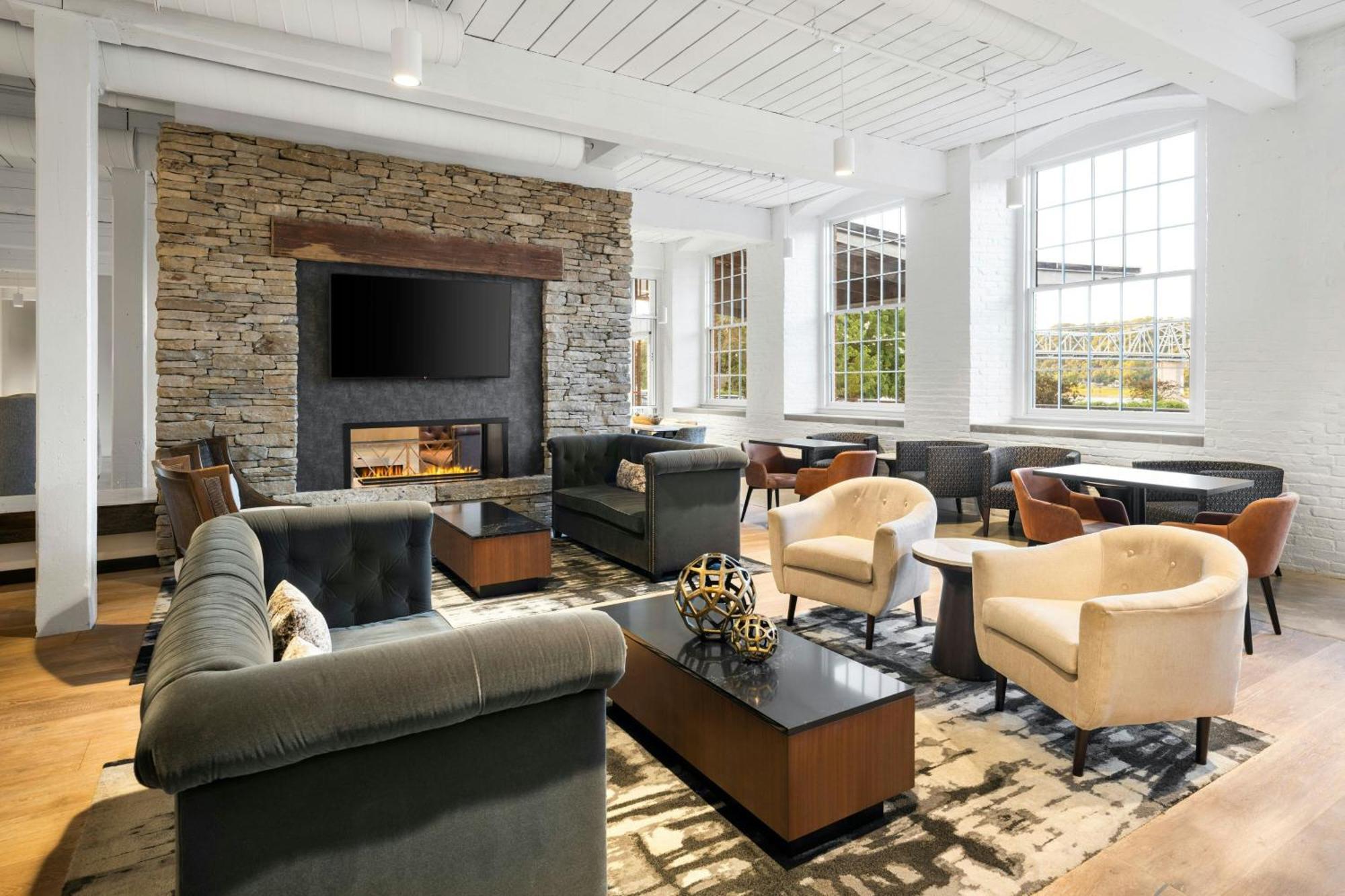 Fairfield Inn & Suites Madison Historic Eagle Cotton Mill Eksteriør bilde