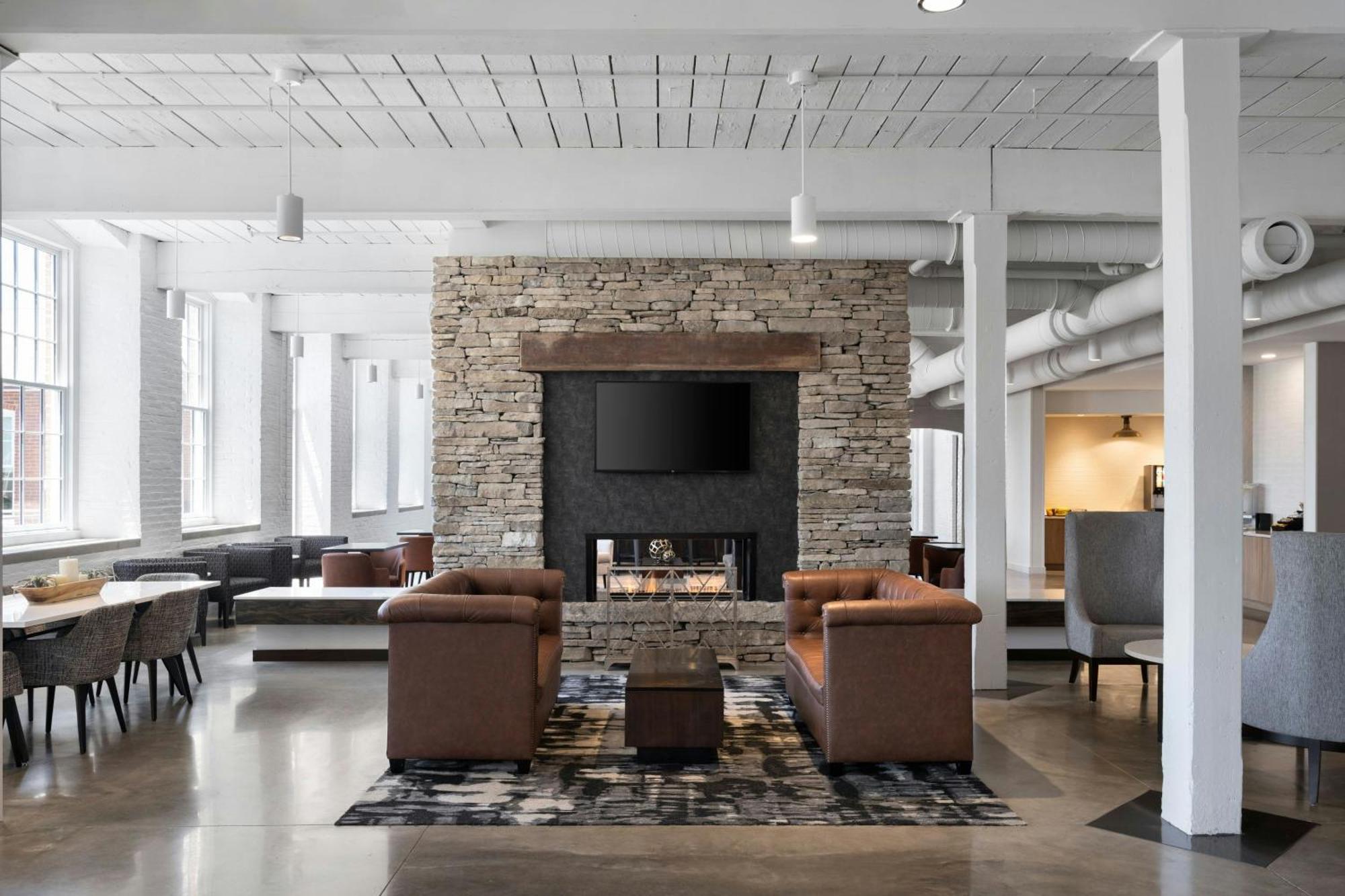 Fairfield Inn & Suites Madison Historic Eagle Cotton Mill Eksteriør bilde